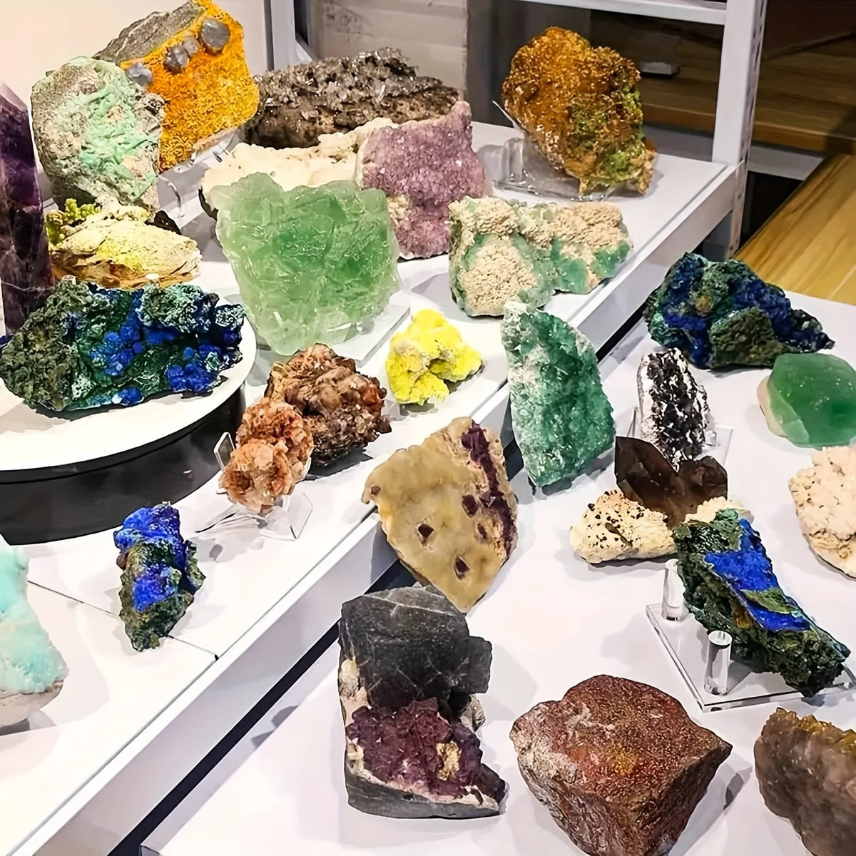 CrystalHola Mixed Crystal Gift Box Featuring Stones Carvings And Decor