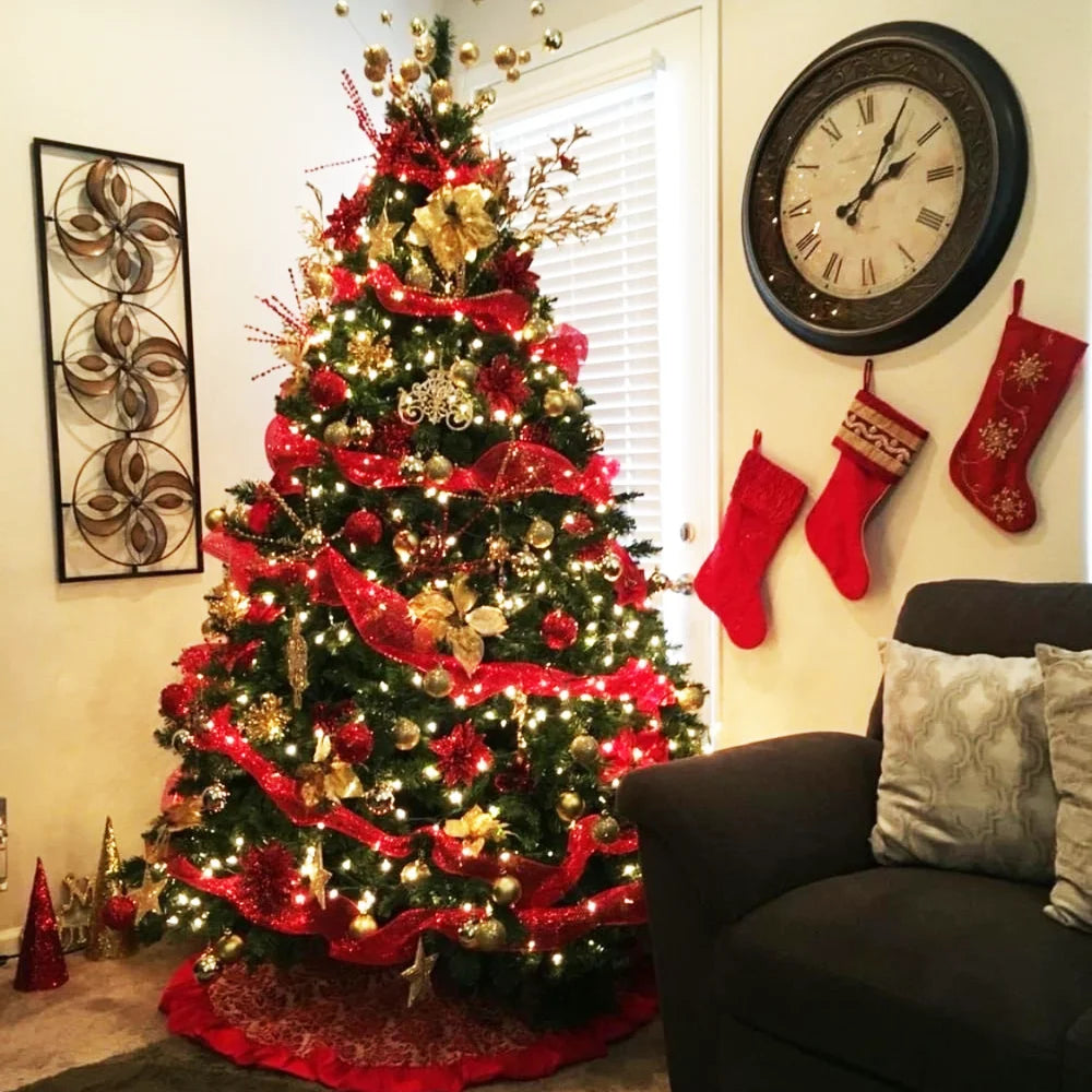 Artificial Christmas Tree Featuring 1000 Branches For Holiday Decoration
