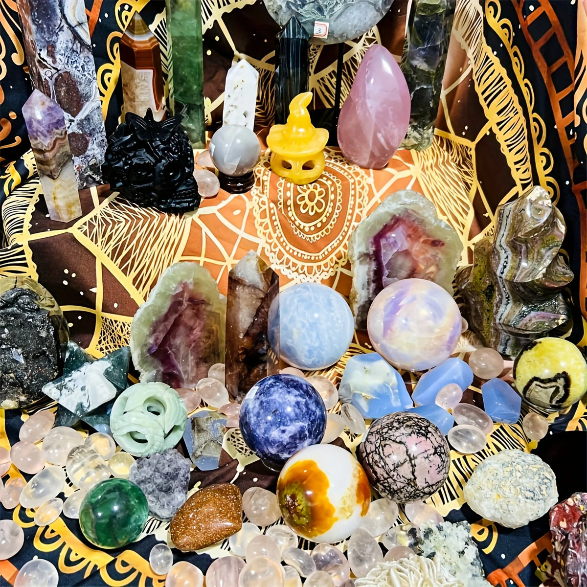 CrystalHola Mixed Crystal Gift Box Featuring Stones Carvings And Decor
